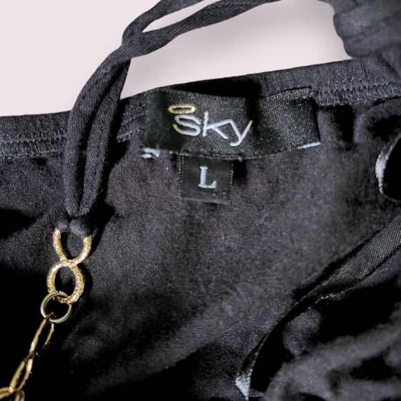 Sky Black and Gold Halter Top - Picture 3 of 4